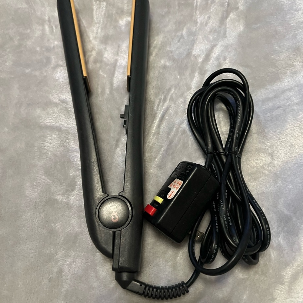 👉🏼SOLD👈🏼 FB Professional Black Hair Straightener